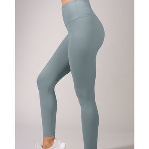 NWT Bootyful line scrunch high waisted leggings